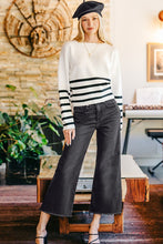 Load image into Gallery viewer, High-Rise Black Crop Jeans