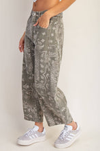 Load image into Gallery viewer, Paisley Printed Barrel Jeans