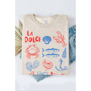 Trendy tee, seaside style