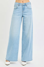 Load image into Gallery viewer, Light Slouchy Wide Leg Jeans by Risen