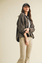 Load image into Gallery viewer, Vintage Wash Denim Jacket
