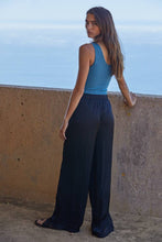 Load image into Gallery viewer, Seamless Reversible  U-V Neck Crop Tank