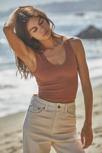 Load image into Gallery viewer, Seamless Reversible  U-V Neck Crop Tank