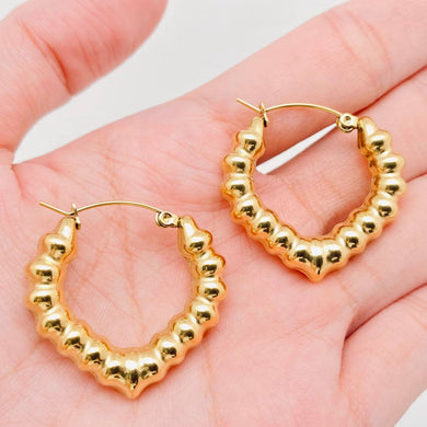 Hollow Screw Heart-shaped Huggie Earrings